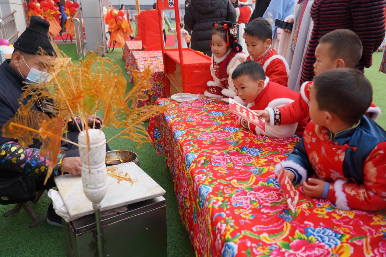 民俗佳节溢华彩 汉幼锦绣谱新篇 | 汉江幼儿园举办第四届迎新年民俗亲子游园活动