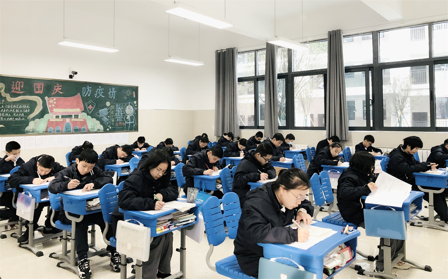 力争佳绩，共创辉煌—记汉江实验学校初中部2020-2021学年上学期期中考试