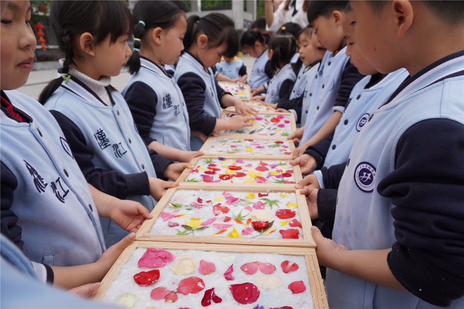 体验古法造纸，传承千秋技艺——汉江实验学校幼儿园手工体验活动